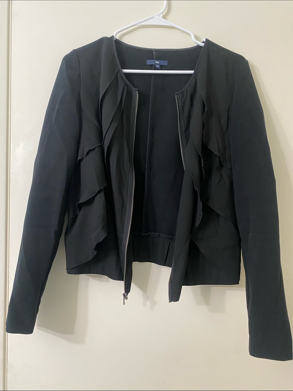 GAP Black Ruffle-Front Zip Jacket - Picture 4 of 4